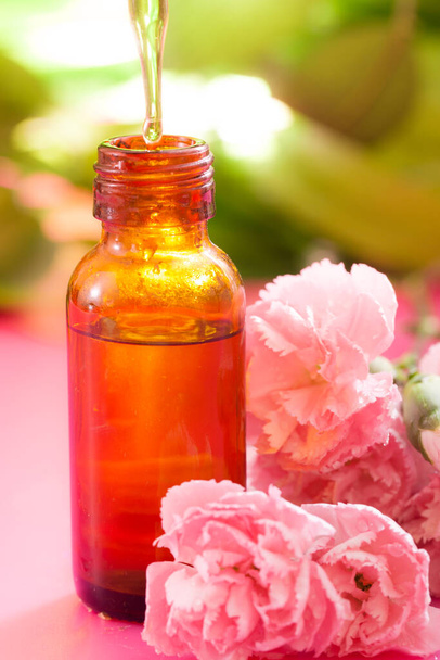 Aromaterapia medicina herbal con gotero - Foto, imagen