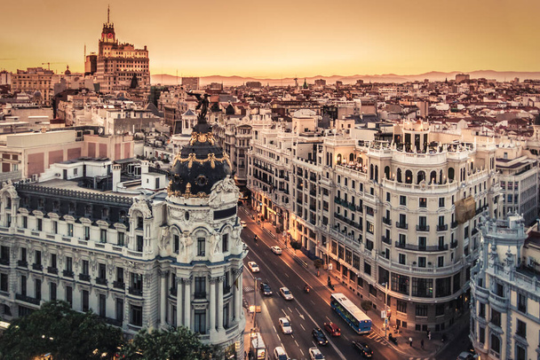 Πανοραμική θέα της Gran Via, Μαδρίτη, Ισπανία. - Φωτογραφία, εικόνα