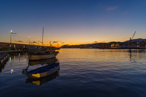 Imperia città costiera al tramonto, regione Liguria, Italia - Foto, immagini
