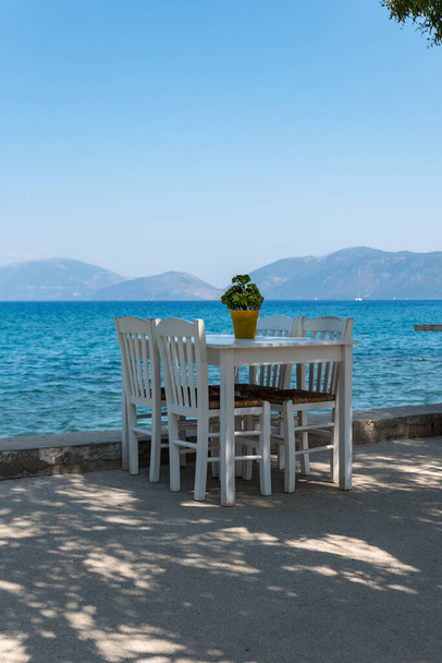 Restaurant table on the island of Kefalonia in Greece - Fotografie, Obrázek