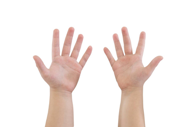 dětské ruce ukazují deset prstů izolovaných na bílém pozadí. Děti mají zvednuté ruce. Izolováno na bílém. - Fotografie, Obrázek