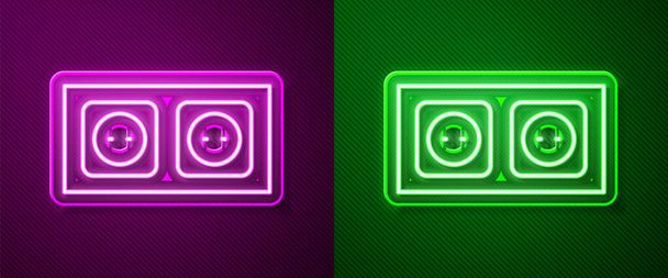 Világító neon vonal Elektromos kimeneti ikon elszigetelt lila és zöld háttérrel. A konnektor. Rosette szimbólum. Vektor. - Vektor, kép