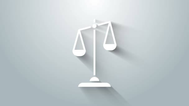 Escalas blancas de justicia icono aislado sobre fondo gris. Símbolo del tribunal. Signo de balanza. Animación gráfica de vídeo 4K - Imágenes, Vídeo