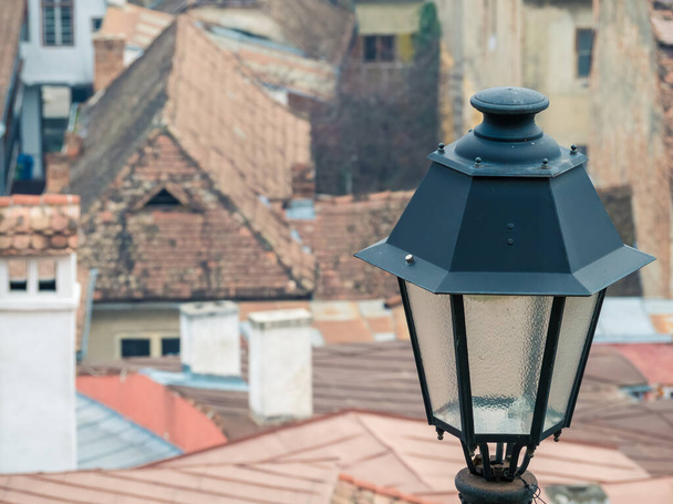 Vecchio vintage lam post o lampione a Sighisoara cittadella - Foto, immagini