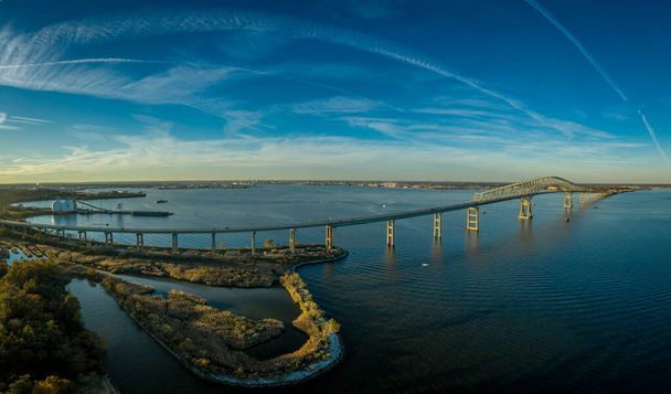 Aerial view of Francis Scott Key Bay Bridge yli Patapsco joen Baltimore Marylandin lähellä - Valokuva, kuva