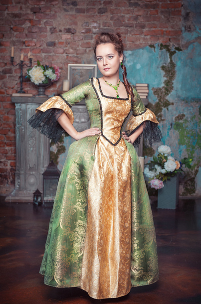 krásná žena v středověké šaty - Fotografie, Obrázek