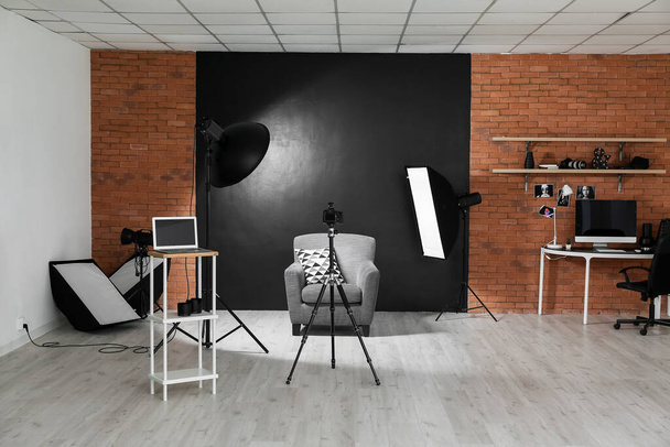 Intérieur du studio de photo avec équipement moderne - Photo, image