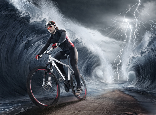 κύματα ποδηλάτης - Φωτογραφία, εικόνα