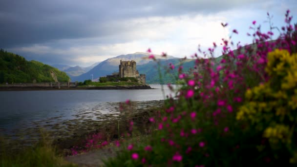 Vista Eilean Donan Castelo do século XIII Terras Altas Escocesas - Filmagem, Vídeo