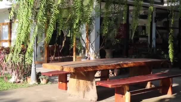Винтажный стиль интерьера уютной кофейни, кадры со склада - Кадры, видео