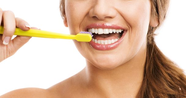 Woman with toothbrush - Φωτογραφία, εικόνα