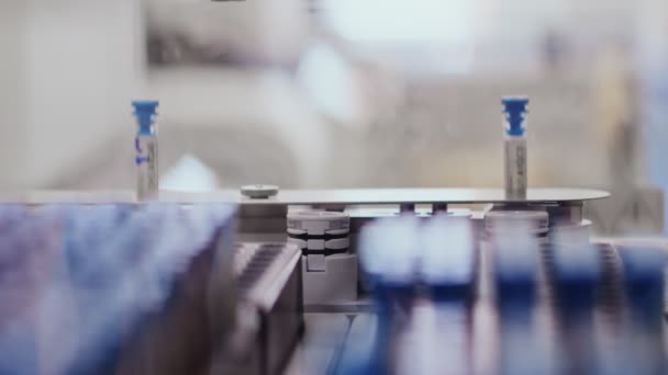 Laboratório médico funcional com analisador bioquímico nele - Filmagem, Vídeo