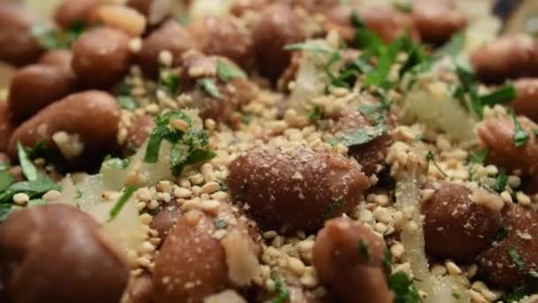 Gros plan sur la salade de haricots gomasio - Séquence, vidéo