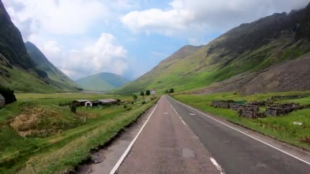 POV pohon zemědělské půdy dálnice A82 Glencoe hory - Záběry, video