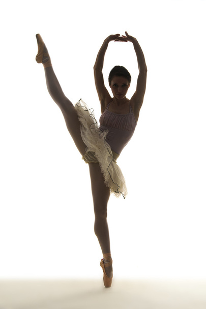 Danse de ballet en silhouette
 - Photo, image