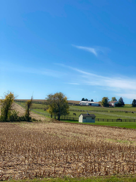 A festői kilátás nyílik a mezőgazdasági terület vidéki York megye Pennsylvania. - Fotó, kép