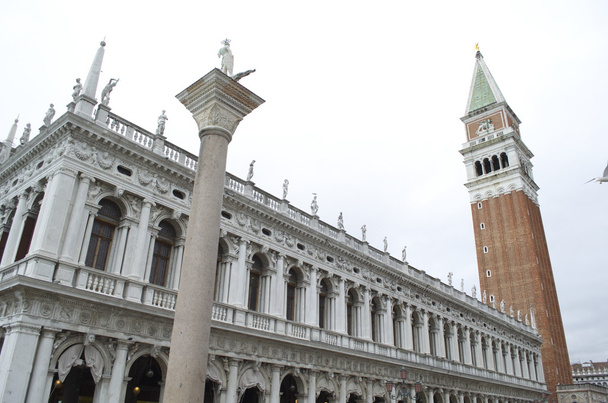 ヴェネツィアの聖マルコ広場 - 写真・画像