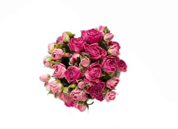 kukkakimppu kuivattuja ruusuja ylhäältä näkymä
  - Valokuva, kuva