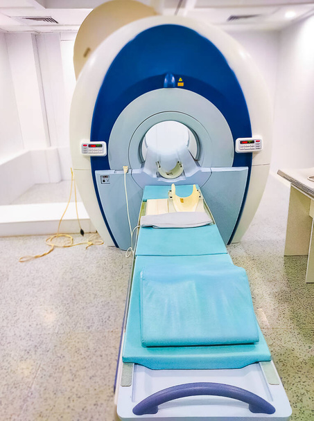 rezonans magnetyczny rezonans magnetyczny MRT w szpitalu abstrakcyjnym - Zdjęcie, obraz