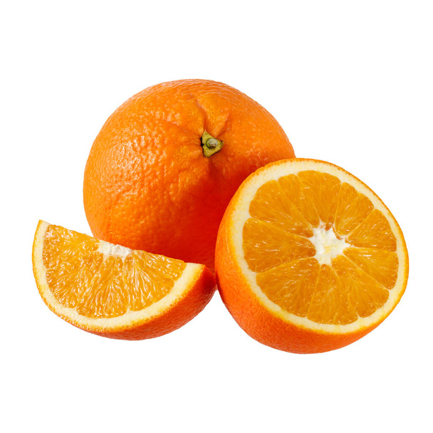 Świeże soczyste owoce pomarańczowe i plastry izolowane na białym tle - Zdjęcie, obraz