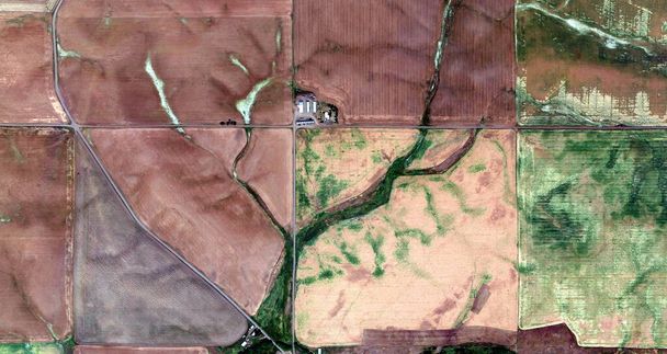  United States, abstract photography of relief drawings in  fields in the U.S.A. from the air, Genre: Abstract Naturalism, from the abstract to the figurative,   - Photo, Image