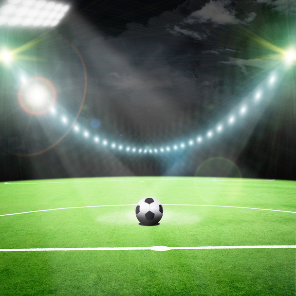 stadion piłkarski z jasnymi światłami - Zdjęcie, obraz