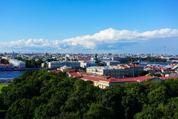 Petrohrad arial střešní panorama se starými historickými ulicemi a budovami v Petrohradě, Rusko. - Fotografie, Obrázek