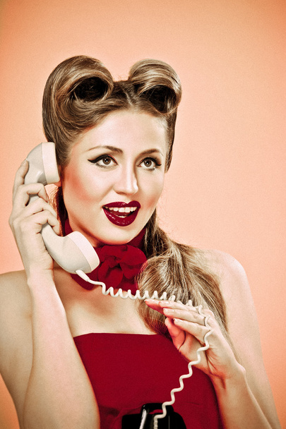 Retro telefon pin-up kızı - Fotoğraf, Görsel