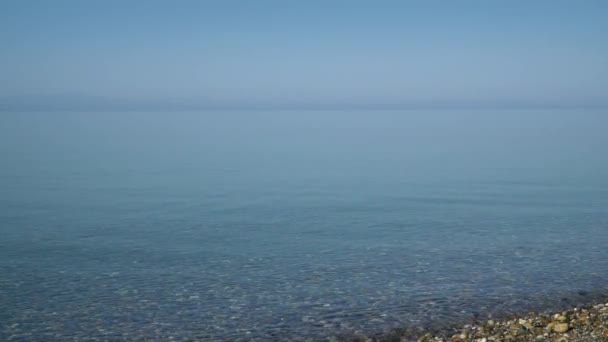 Прекрасная летняя сцена спокойного моря. - Кадры, видео