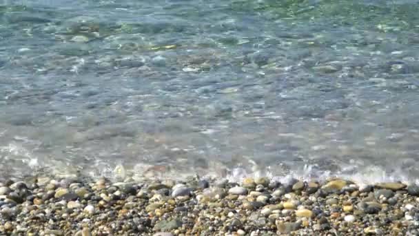 Prachtige zomer scene van de kalme zee. - Video