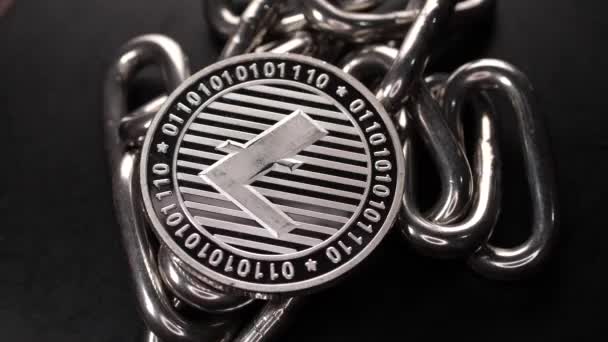 Makroaufnahme einer Litecoin-Münze Ethereum Kryptowährung - Filmmaterial, Video