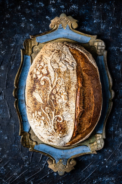 Біль деміре це кисломолочний хліб, виготовлений з цільного пшеничного борошна, з якого видаляються висівки
. - Фото, зображення