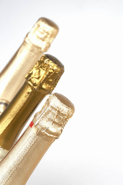 láhev šampaňského na bílém - Fotografie, Obrázek