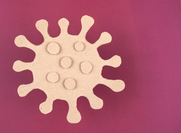 коронавирус из картонной бумаги - Фото, изображение