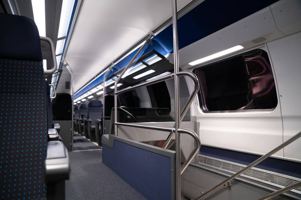 FFS FFS FFS Treno svizzero Cabina di seconda classe Trasporto pubblico Svizzera Rete ferroviaria passeggeri - Foto, immagini