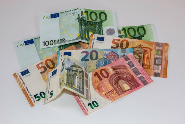 Mnóstwo pieniędzy zrobionych z banknotów euro - Zdjęcie, obraz