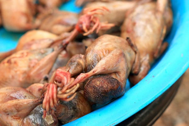 Boiled quail for sale at the market. - Zdjęcie, obraz