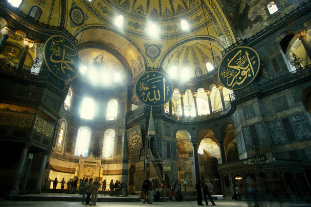 the Hagia Sophia or Ayasofya in the old town of the city Istanbul in Turkey.  Turkey, Istanbul, May, 2002 - Фото, изображение