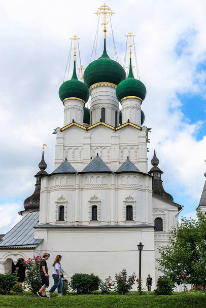 Russia, Rostov, July 2020. View of the Church of St. John the Evangelist in the city Kremlin. - Zdjęcie, obraz