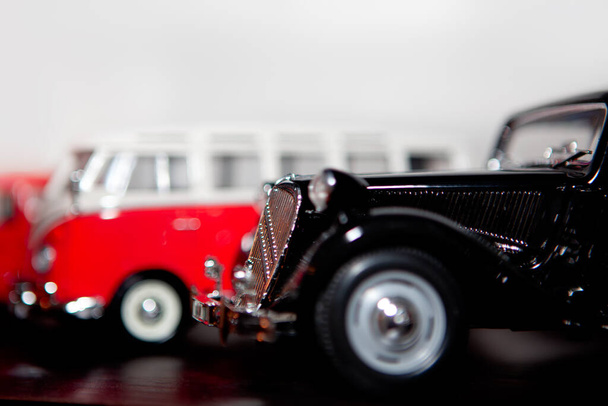 Retro Luxusautók. Fekete limuzin modell - Fotó, kép