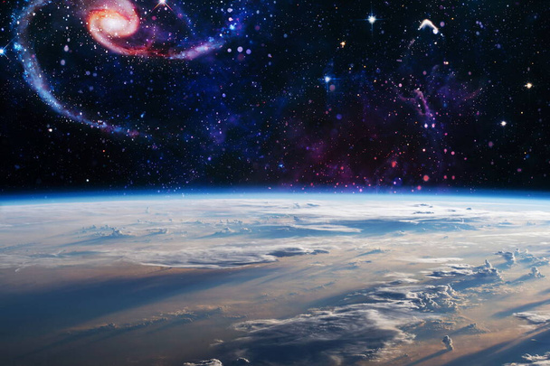 Sternennebel und kosmischer Staub, kosmische Gashaufen und Sternbilder in den Tiefen des Alls. Ideal für ein weltraumwissenschaftliches Projekt, - Foto, Bild