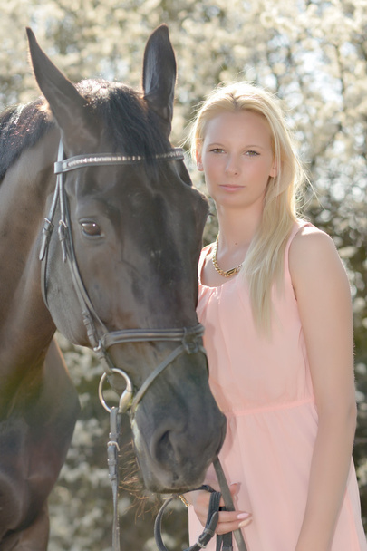 Dark horse and woman - Fotografie, Obrázek
