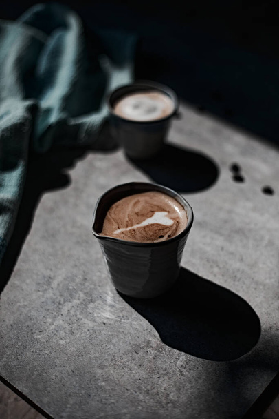 Hot latte art coffee,focus at white foam - Foto, imagen