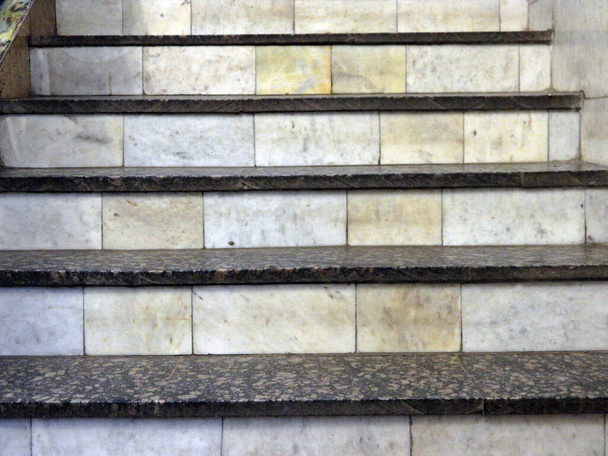                                passos de concreto isolado no fundo branco - Foto, Imagem