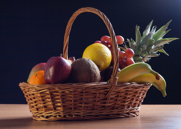 Cesta de frutas - Foto, Imagen