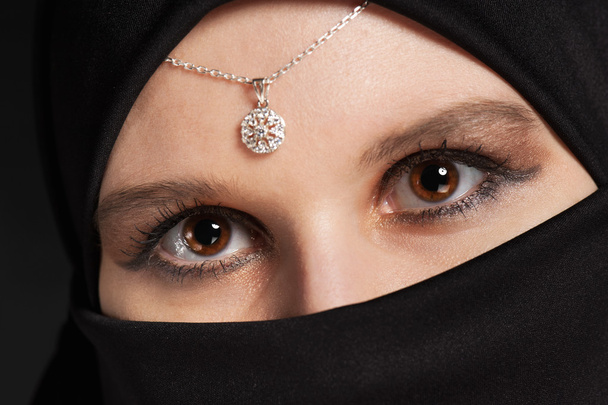 Woman in hijab - Foto, imagen