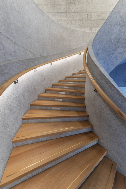 Сучасні спіральні сходи. Сучасна архітектура абстрактний фон
 - Фото, зображення