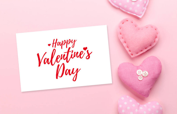 Valentines day greeting card with handmade craft hearts over pink background - Fotografie, Obrázek