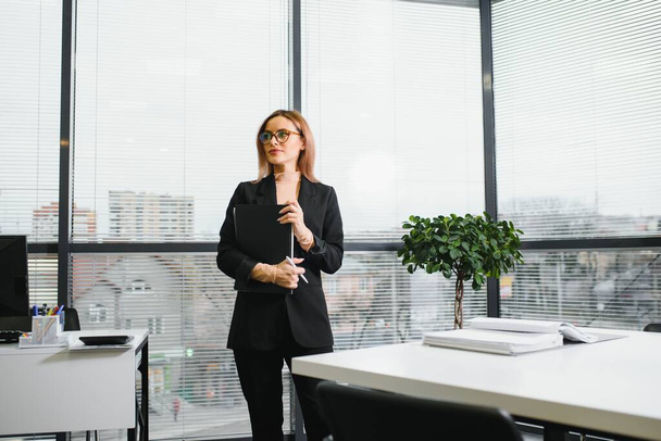 Start up of enterprise, women leader the new company self-confident - Fotografie, Obrázek