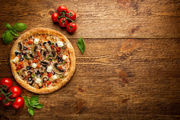 Finom zöldséges pizza - Fotó, kép